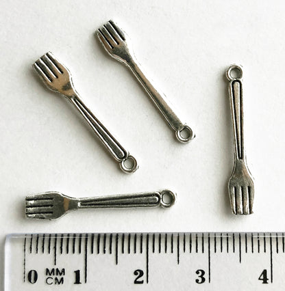 Cutlery - set for four (16 pcs)