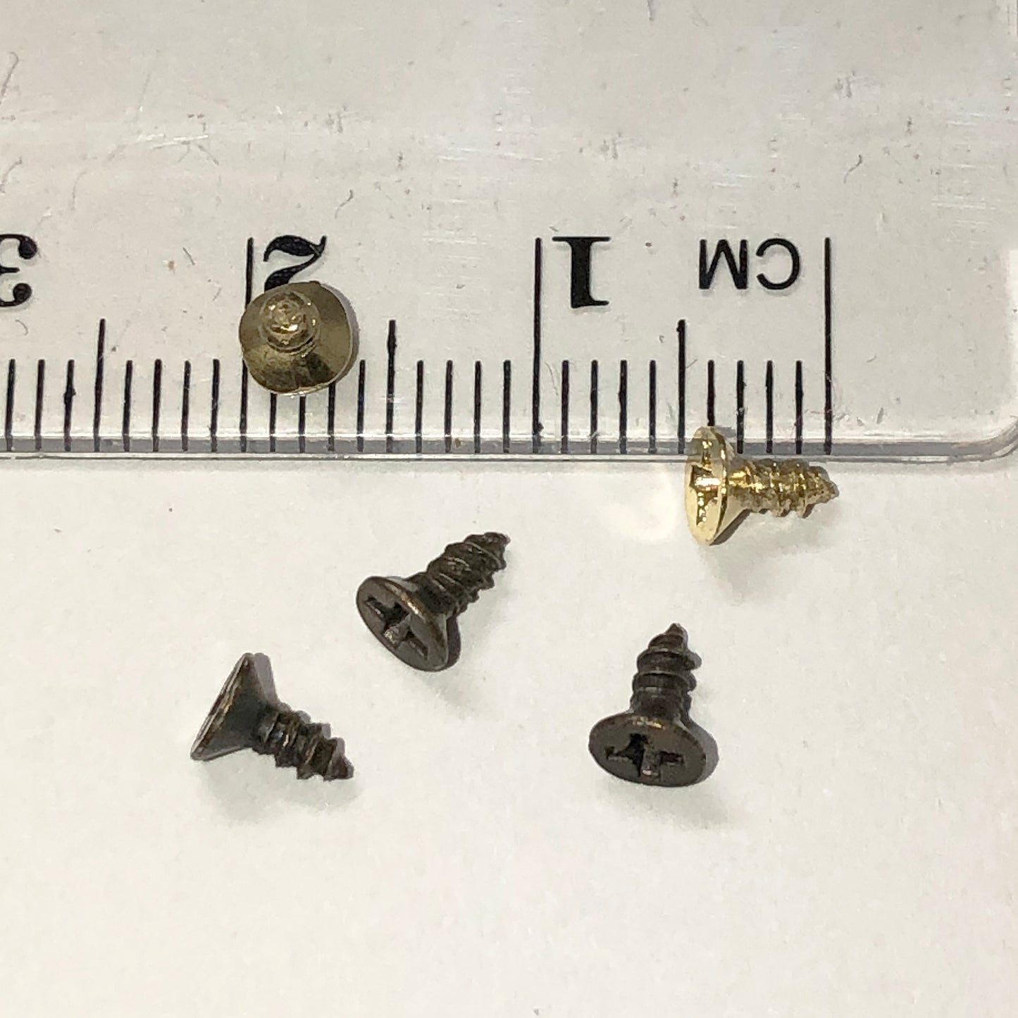 Mini screws, 12 pcs 